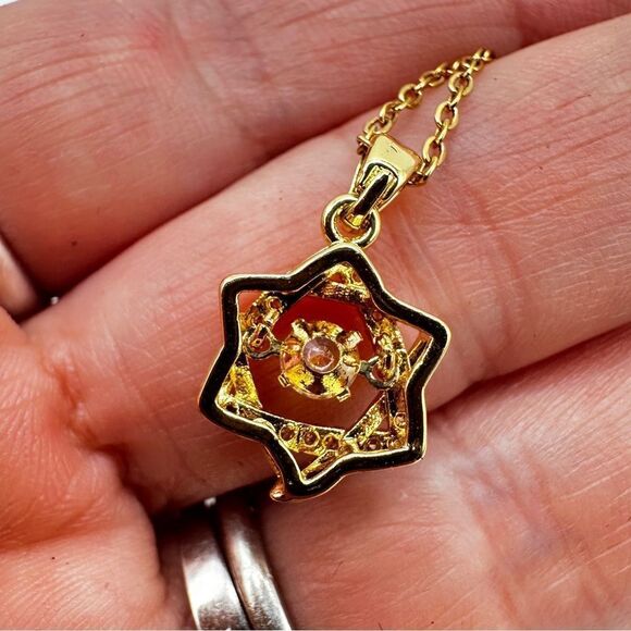 NIB 16" Gold tone, stainless steel "star of david", cz diamond necklace! - Picture 4 of 9